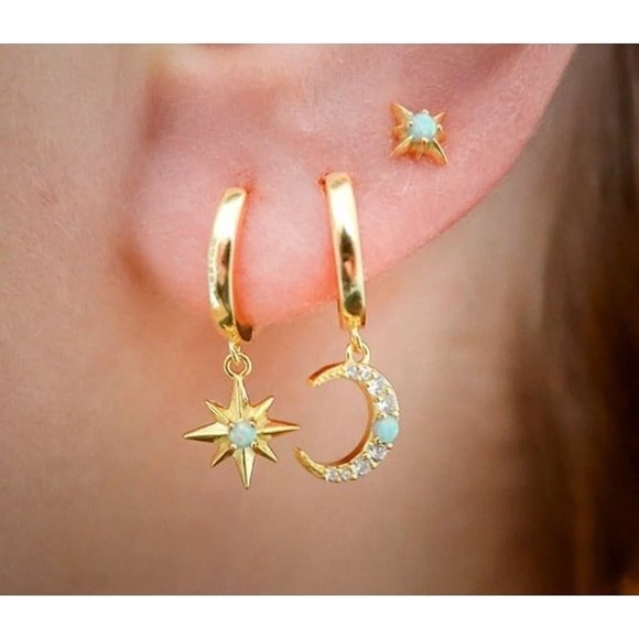 Dainty Star Opal Stud earrings Gold Star w tiny Opal ADORABLE studs - Picture 5 of 6
